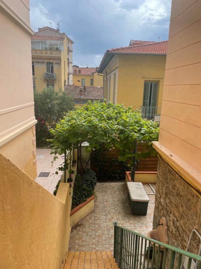 Appartement 30M2 Cosy Avec Terrasse Ментона Екстериор снимка